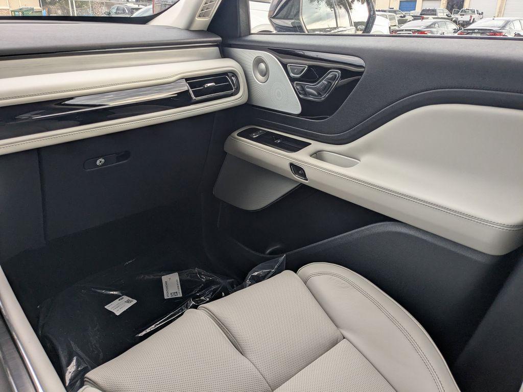 new 2026 Lincoln Aviator car