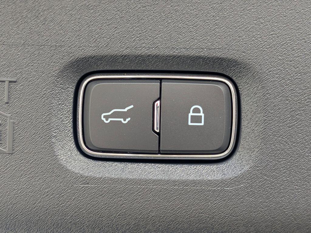 new 2025 Ford Expedition car, priced at $69,040