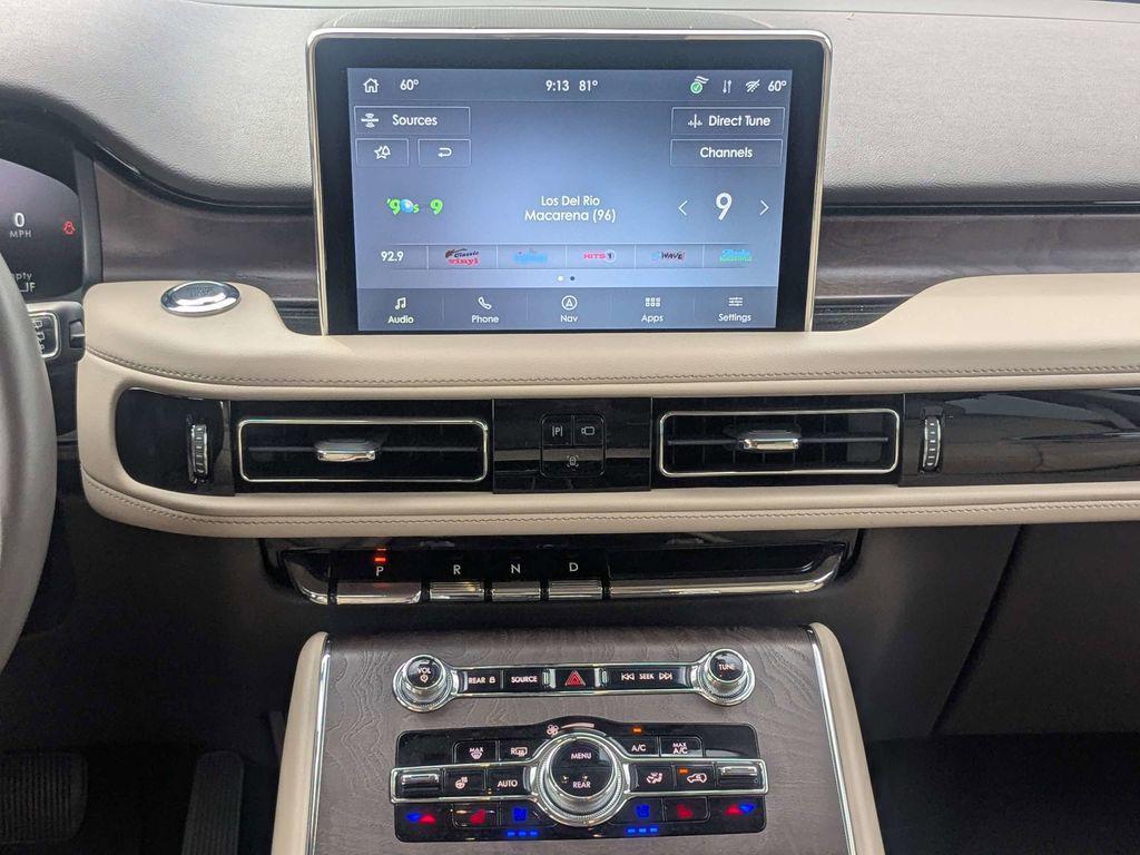 used 2024 Lincoln Aviator car, priced at $46,827