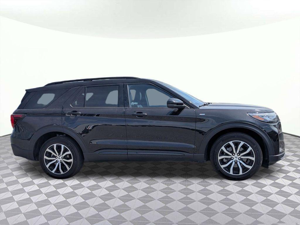used 2025 Ford Explorer car, priced at $40,097