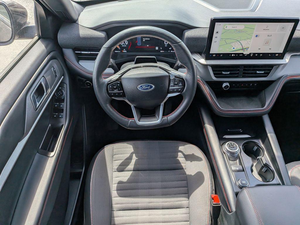 used 2025 Ford Explorer car, priced at $40,097