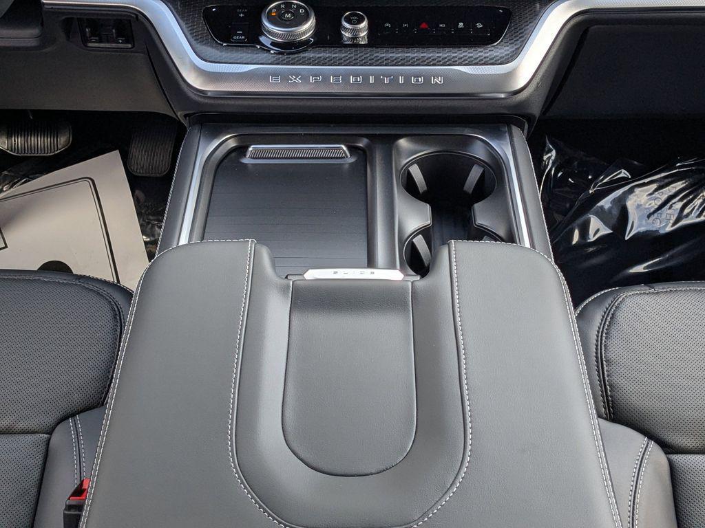 new 2026 Ford Expedition car, priced at $82,355