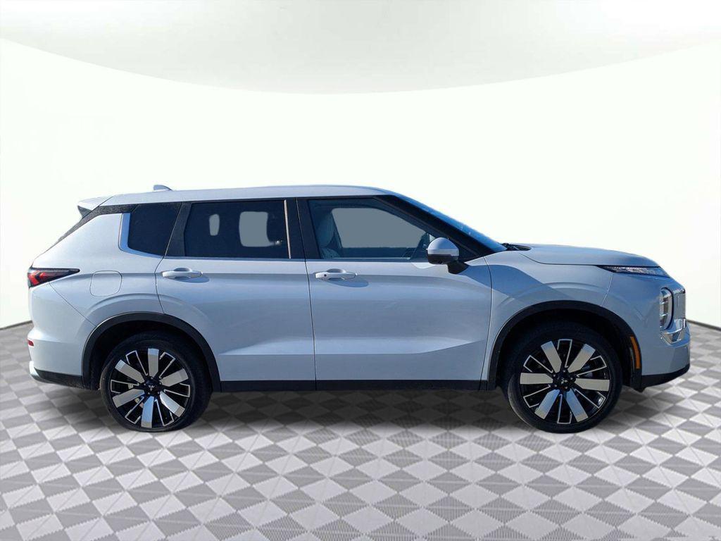 used 2025 Mitsubishi Outlander car, priced at $25,650