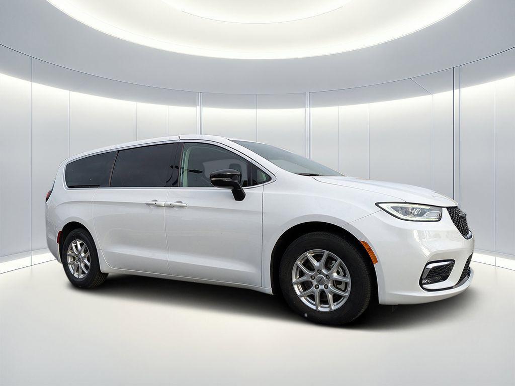 used 2024 Chrysler Pacifica car, priced at $25,879