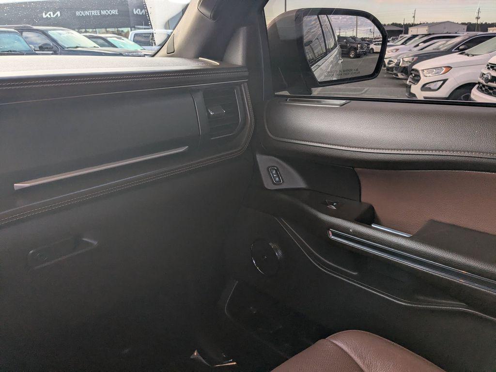 used 2024 Ford Expedition car, priced at $60,097