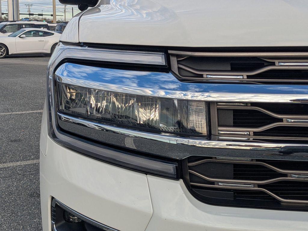 used 2024 Ford Expedition car, priced at $60,097