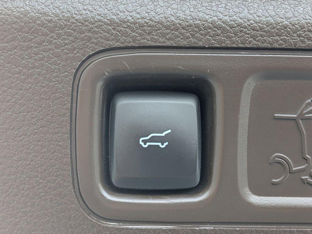 used 2024 Ford Expedition car, priced at $60,097