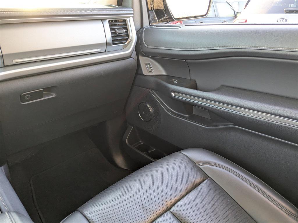 used 2024 Ford Expedition car, priced at $47,260