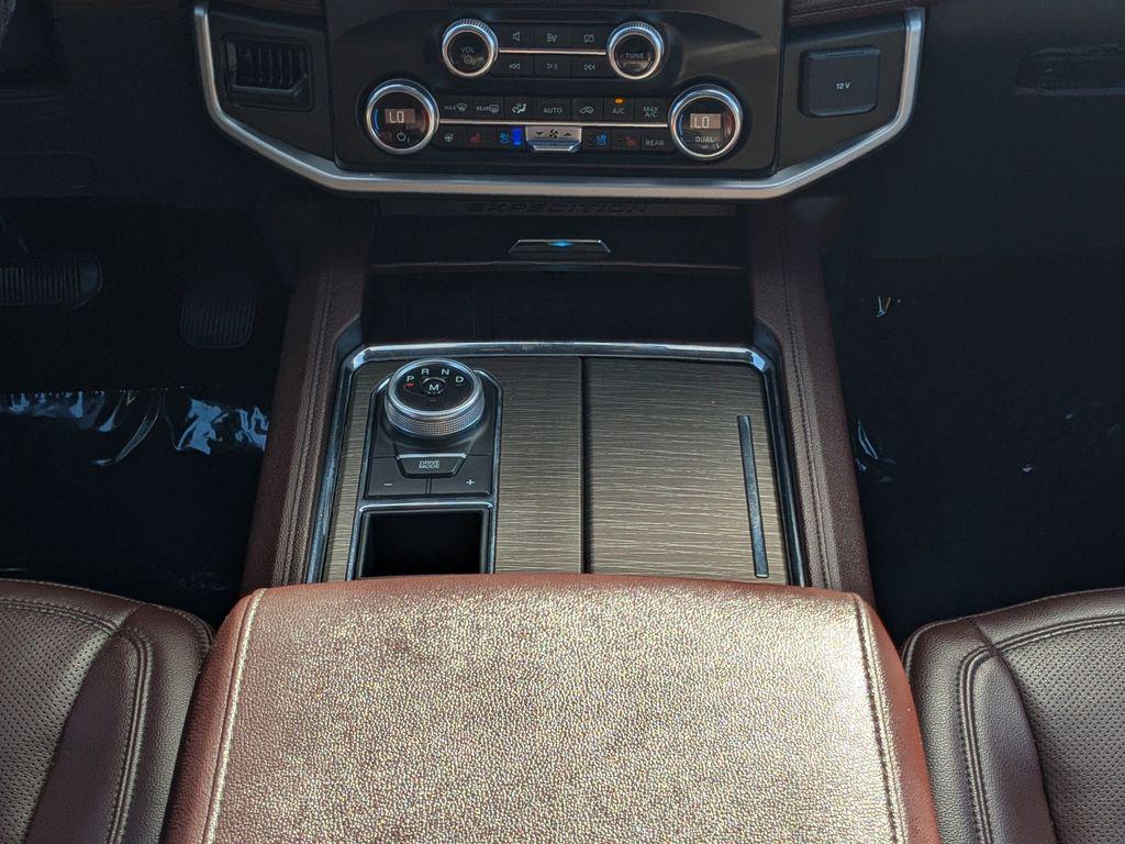 used 2024 Ford Expedition car, priced at $43,225