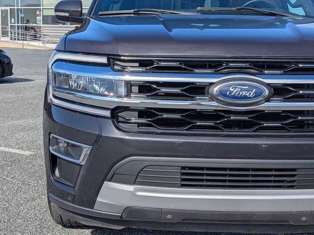 used 2024 Ford Expedition car, priced at $43,225