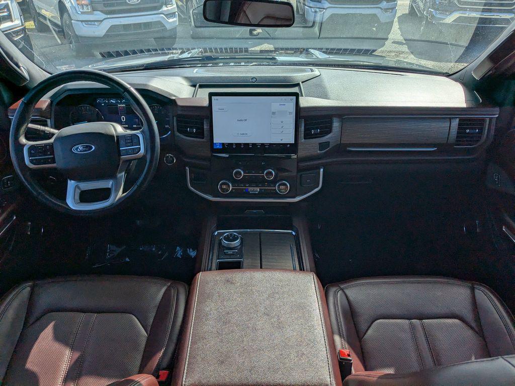 used 2024 Ford Expedition car, priced at $43,225
