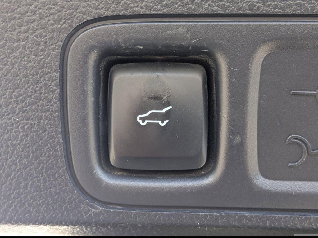 used 2024 Ford Expedition car, priced at $43,225