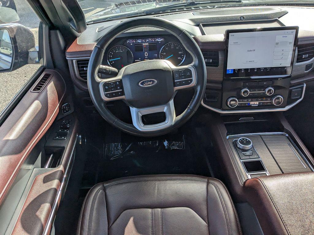 used 2024 Ford Expedition car, priced at $43,225