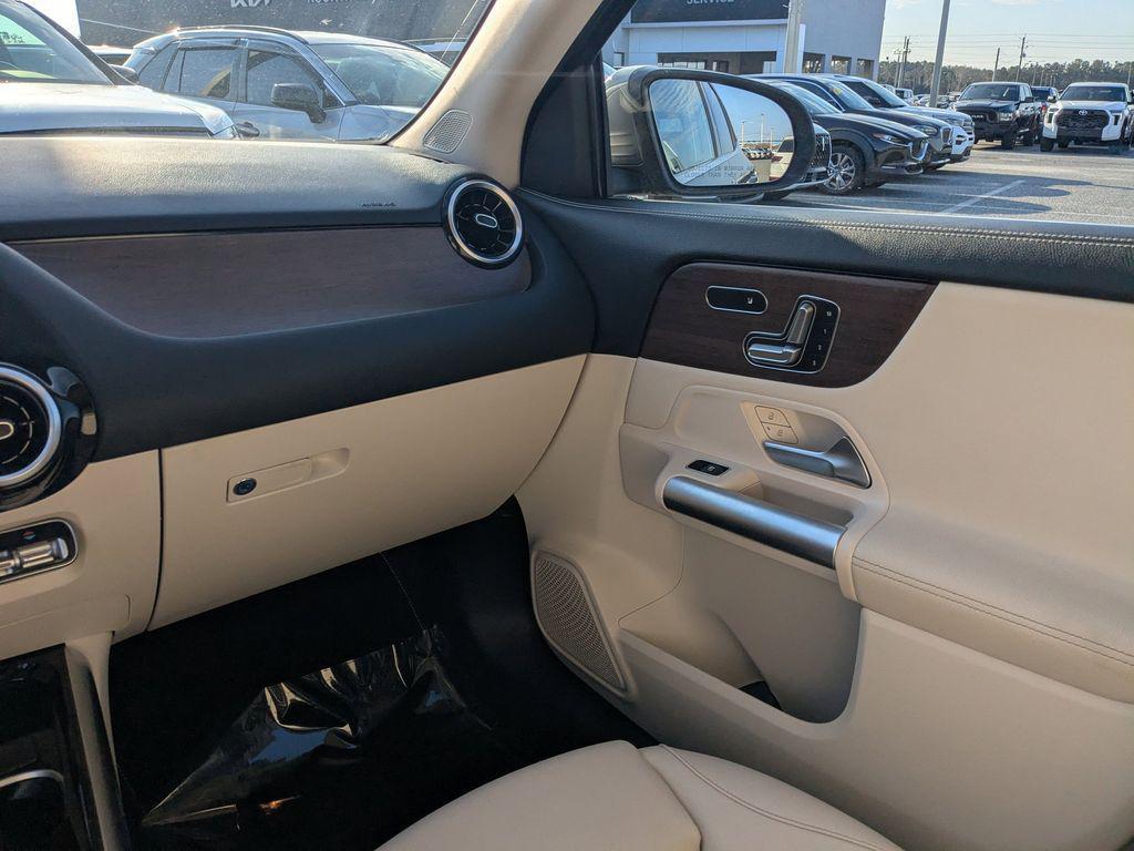 used 2023 Mercedes-Benz GLA 250 car, priced at $28,844