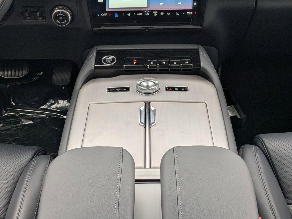 new 2026 Lincoln Navigator car