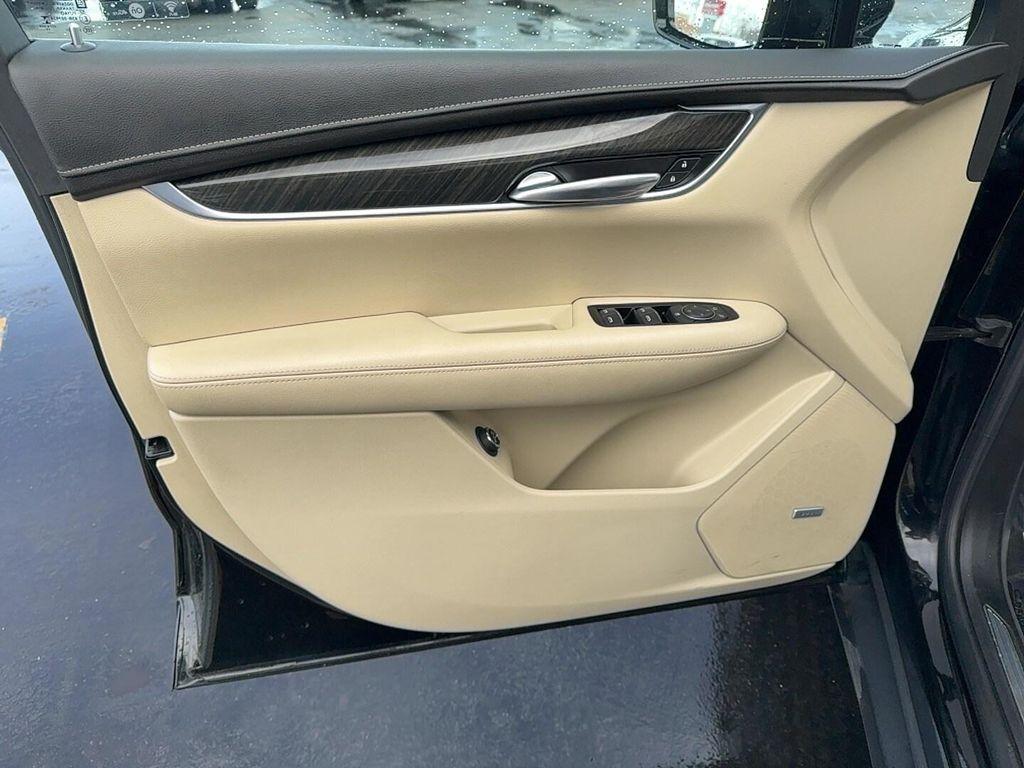 used 2018 Cadillac XT5 car