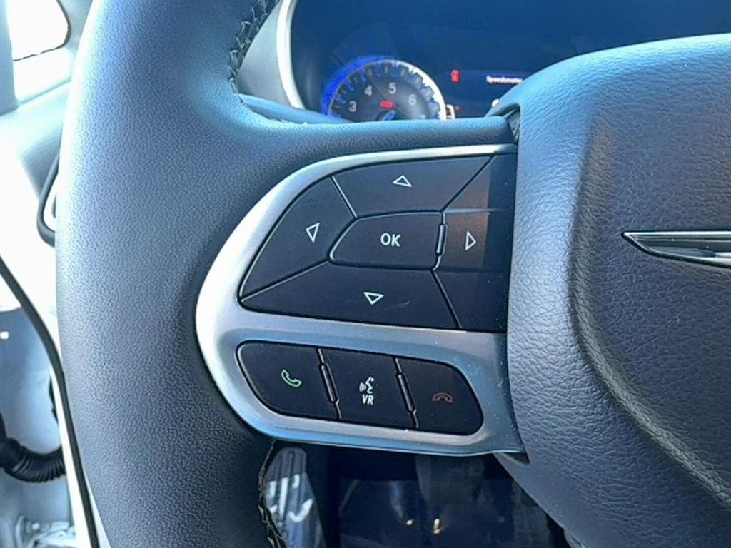 used 2024 Chrysler Pacifica car, priced at $28,299