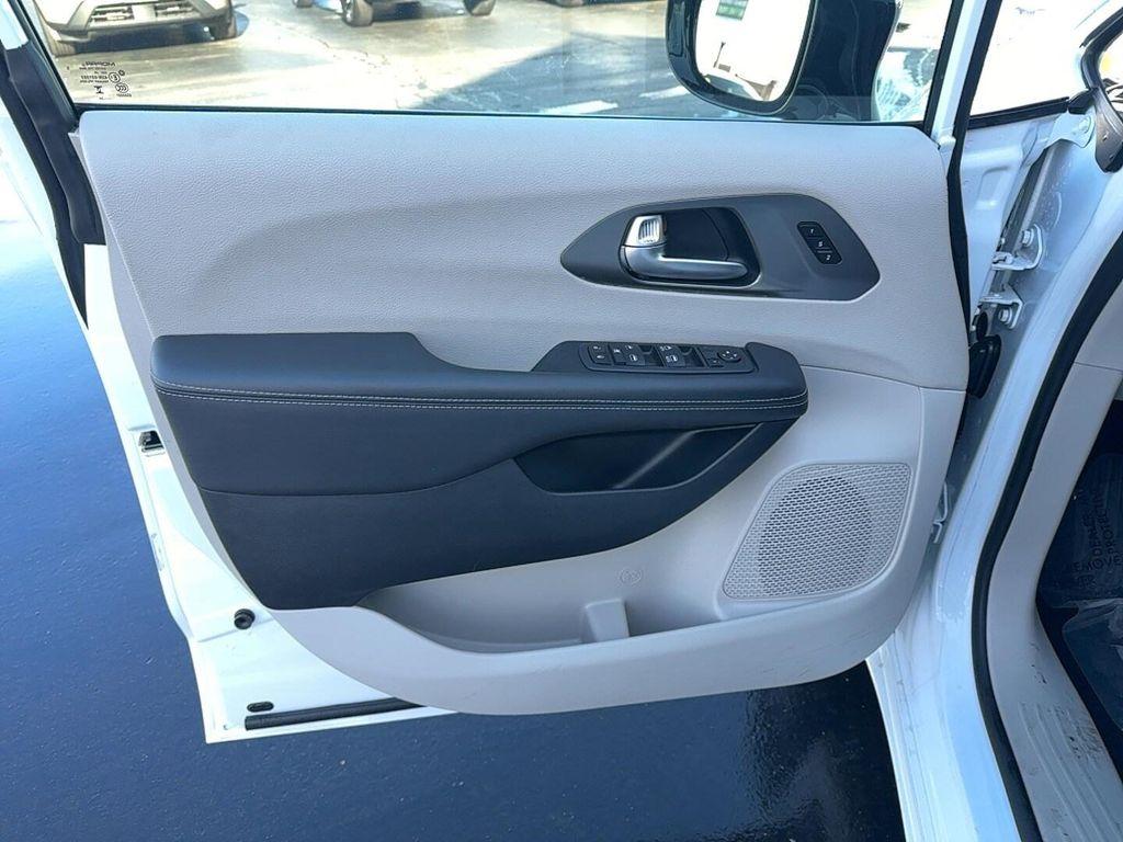 used 2024 Chrysler Pacifica car, priced at $28,299