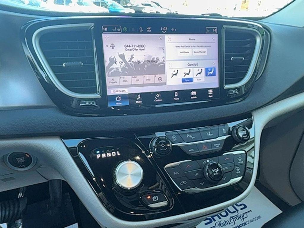 used 2024 Chrysler Pacifica car, priced at $28,299