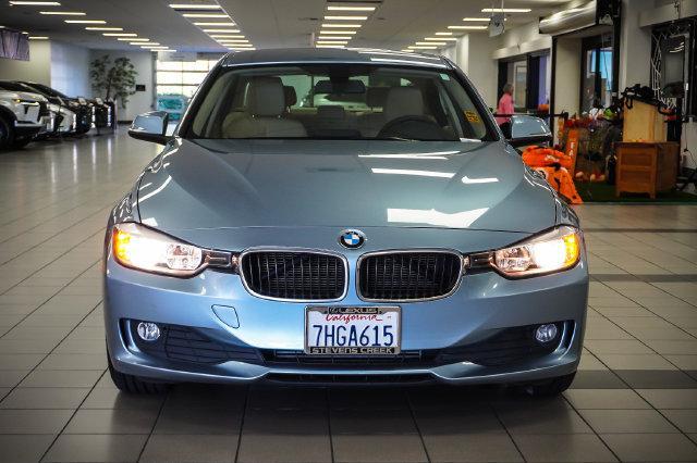 BMW 3 Series view 4