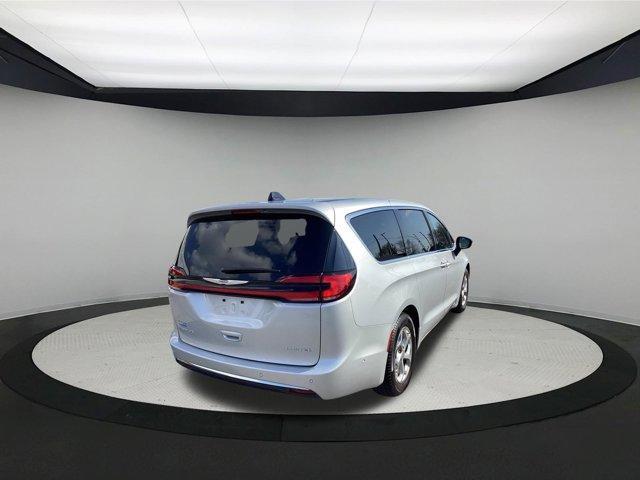 used 2024 Chrysler Pacifica car, priced at $39,995
