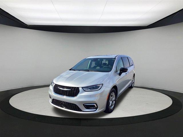 used 2024 Chrysler Pacifica car, priced at $39,995