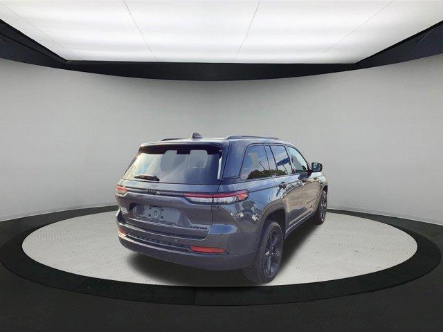 used 2025 Jeep Grand Cherokee car, priced at $41,995