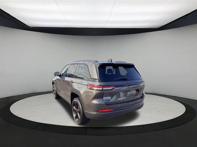 used 2025 Jeep Grand Cherokee car, priced at $41,995