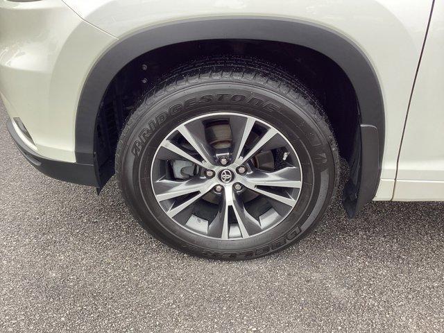 used 2016 Toyota Highlander car, priced at $23,825