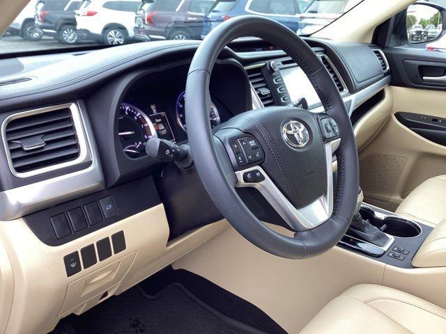 used 2016 Toyota Highlander car, priced at $23,825