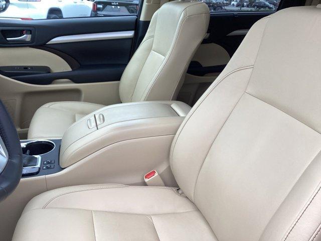 used 2016 Toyota Highlander car, priced at $23,825