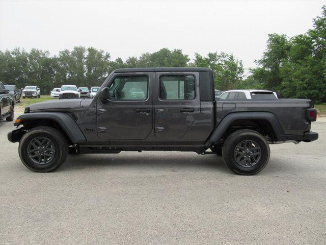 new 2026 Jeep Gladiator car, priced at $35,696