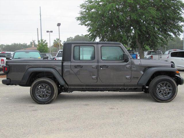 new 2026 Jeep Gladiator car, priced at $35,696