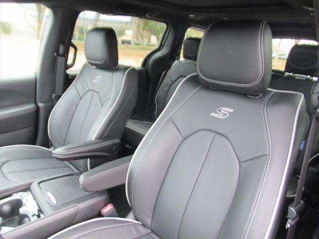 new 2026 Chrysler Pacifica car, priced at $47,498