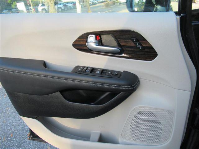 used 2024 Chrysler Pacifica car, priced at $39,991