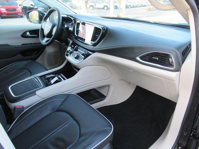 used 2024 Chrysler Pacifica car, priced at $39,991