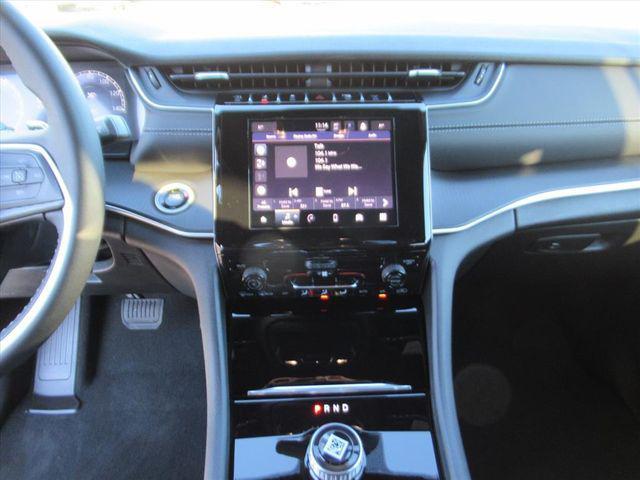 new 2025 Jeep Grand Cherokee car, priced at $28,282