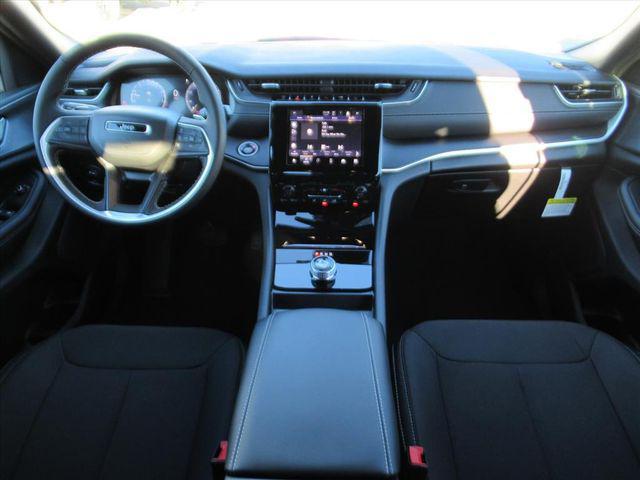 new 2025 Jeep Grand Cherokee car, priced at $28,282