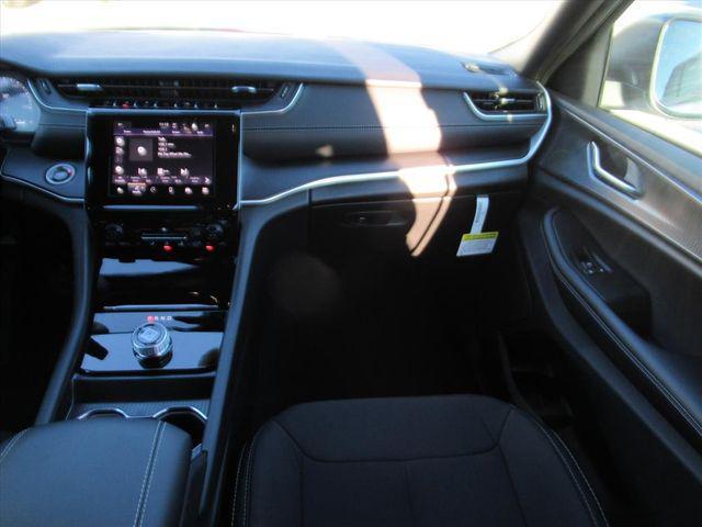 new 2025 Jeep Grand Cherokee car, priced at $28,282