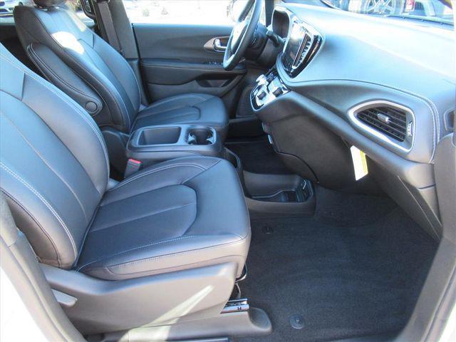 new 2026 Chrysler Pacifica car, priced at $38,127