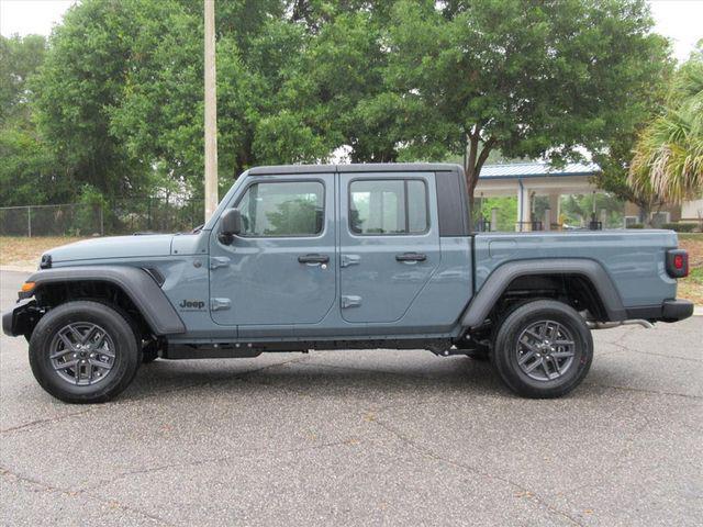new 2026 Jeep Gladiator car, priced at $36,478