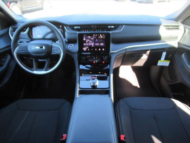 new 2025 Jeep Grand Cherokee car, priced at $28,674