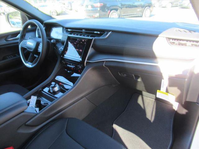 new 2025 Jeep Grand Cherokee car, priced at $28,674