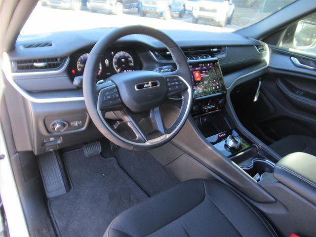 new 2025 Jeep Grand Cherokee car, priced at $27,598