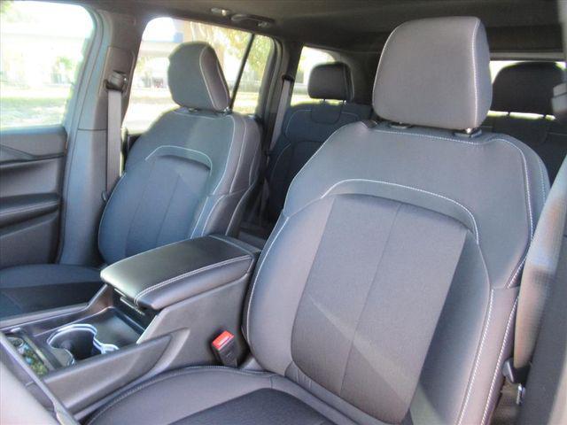 new 2025 Jeep Grand Cherokee car, priced at $27,598