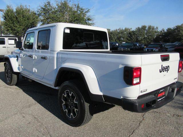new 2026 Jeep Gladiator car, priced at $43,857