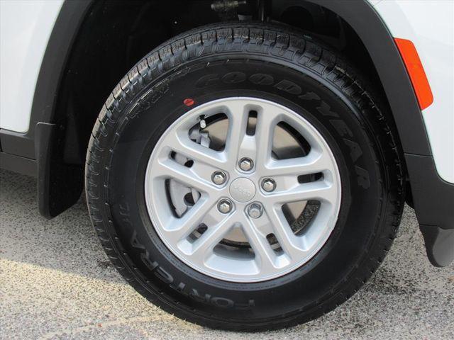 new 2025 Jeep Grand Cherokee car, priced at $28,110