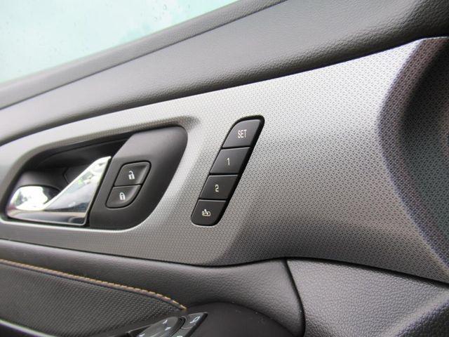 2020 Summit White Chevrolet Traverse