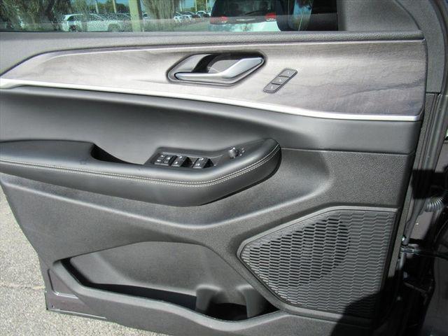 new 2025 Jeep Grand Cherokee car, priced at $40,799