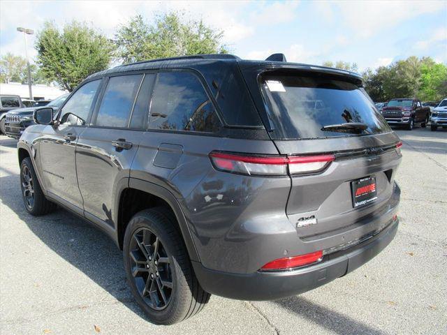 new 2025 Jeep Grand Cherokee car, priced at $40,799